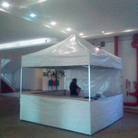 Tenda 3,00 x 3,00 balcão