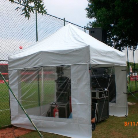 Tenda 3,00 x 3,00 fechamento com janela