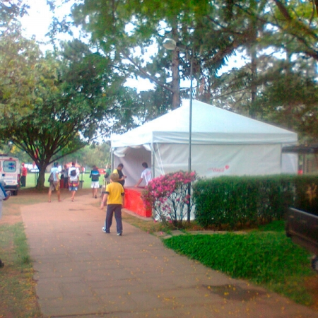 Tenda 5,00 x 5,00 Piramidal fechamentos brancos